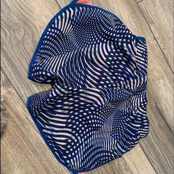 Nike Dry Fit Shorts - Picture 2 of 2